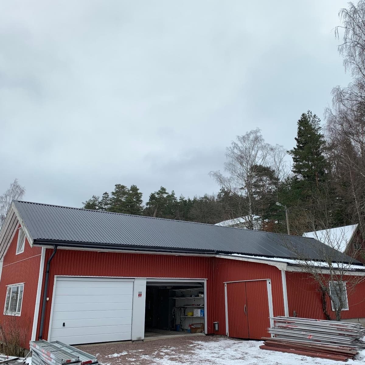 Takomläggning garagebyggnad i Nödinge (Kungälv)