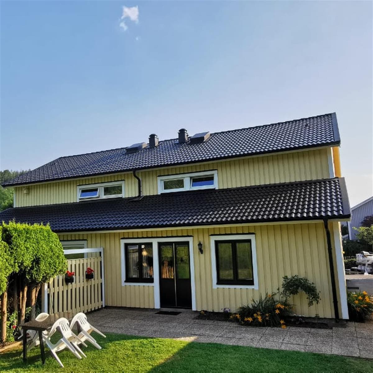 Takomläggning parhus i Surte