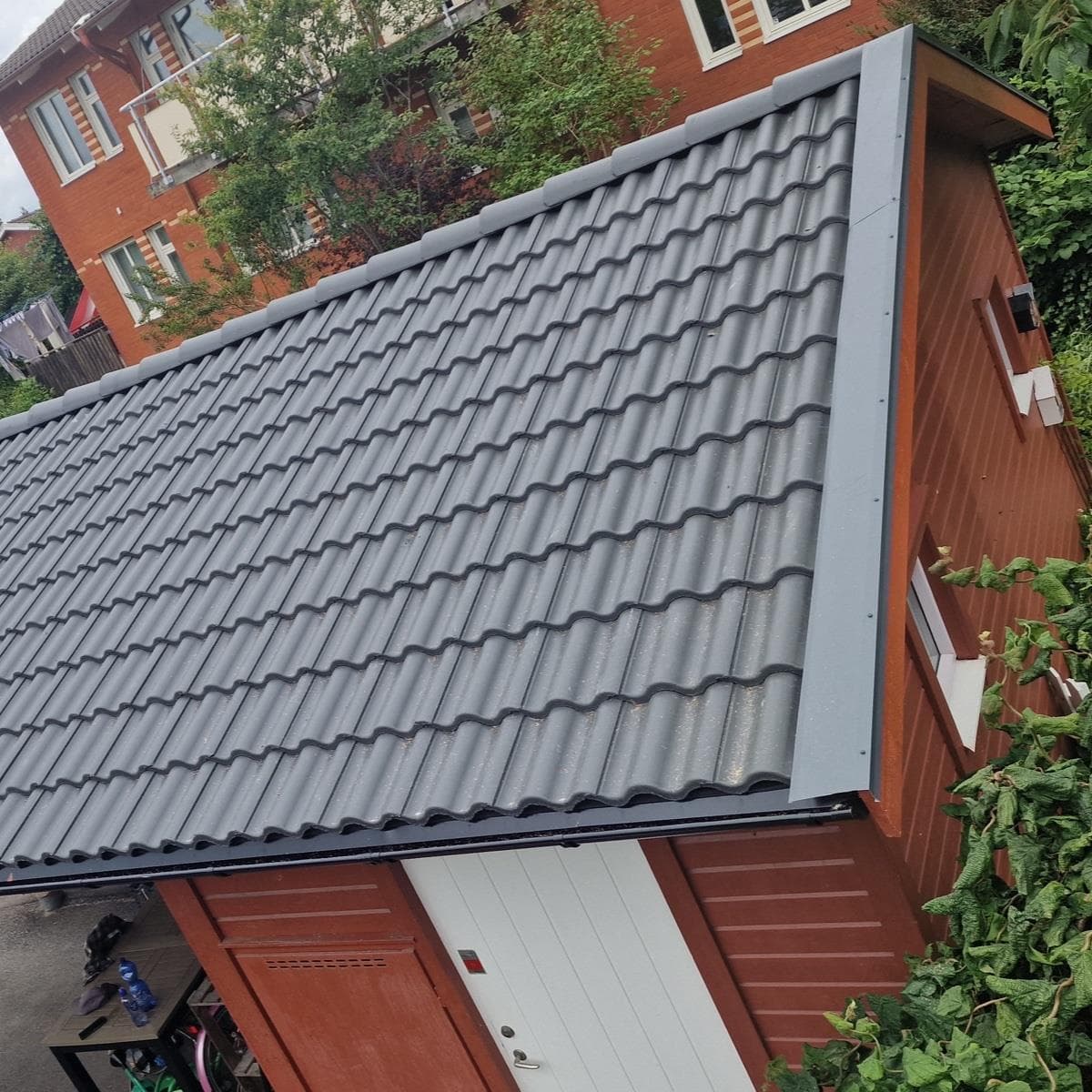 Takomläggning på parhus i Mölndal